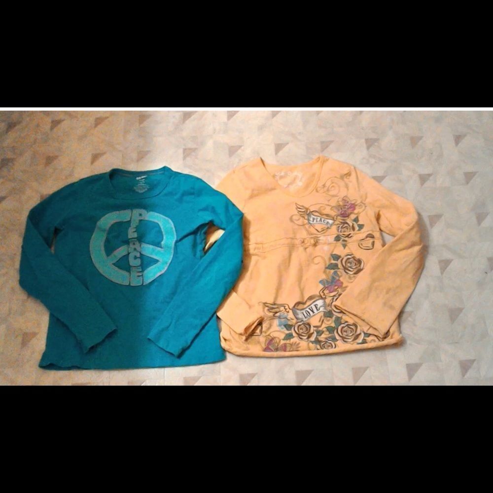 *Lot of 2* Girl’s Peace Sign Tops sz. 10-12